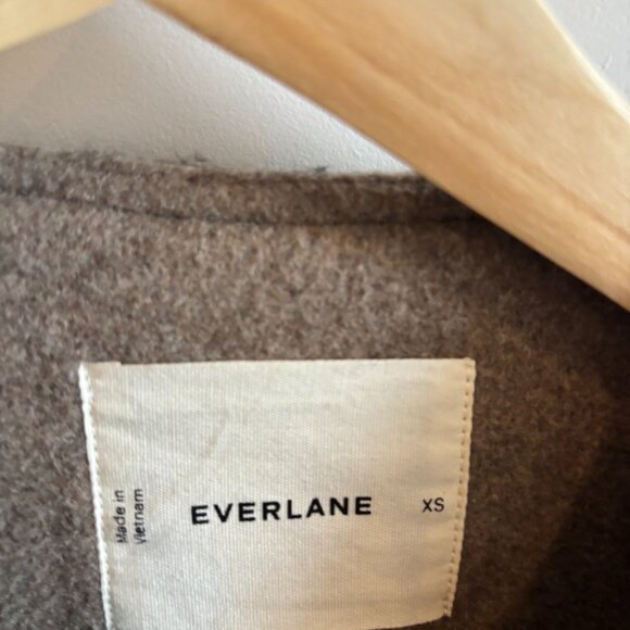 The Cocoon Coat in Wool | Taupe – Everlane. Size XS - Picture 4 of 4